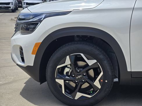 New 2026 Kia Seltos S FWD image 5