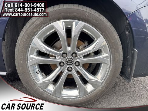 Used 2022 Toyota Sienna Platinum image 32