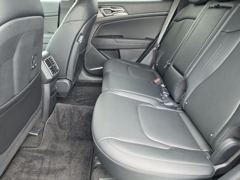 Used 2025 Kia Sportage EX w/ Premium Package FWD image 8