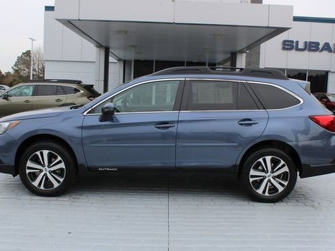 Used 2018 Subaru Outback 2.5i Limited image 2