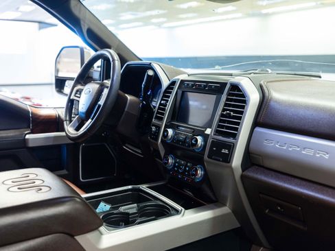 Used 2019 Ford F250 King Ranch w/ King Ranch Ultimate Package AWD/4WD image 14