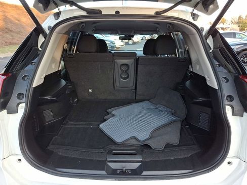 Used 2020 Nissan Rogue SV image 27