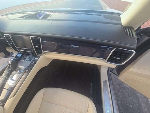 Used 2014 Porsche Panamera RWD image 12