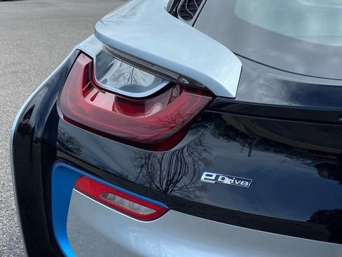Used 2015 BMW i8 image 27