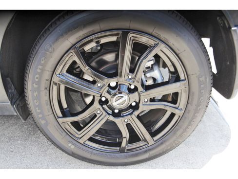 Used 2023 Nissan Kicks SR w/ SR Premium Package FWD image 29