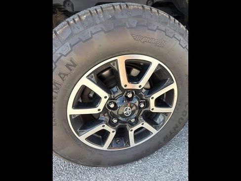 Used 2017 Toyota Tundra Limited AWD/4WD image 3