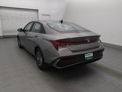 Used 2024 Hyundai Elantra SEL image 5