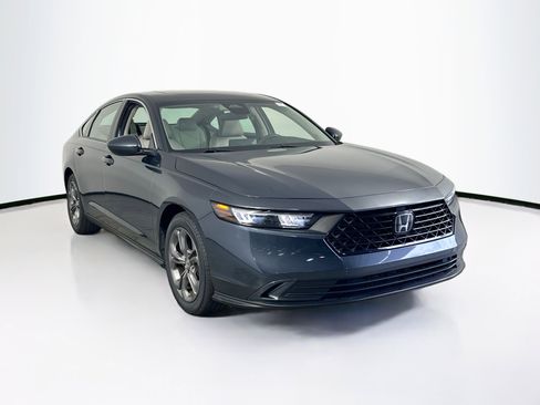 Used 2023 Honda Accord EX image 3