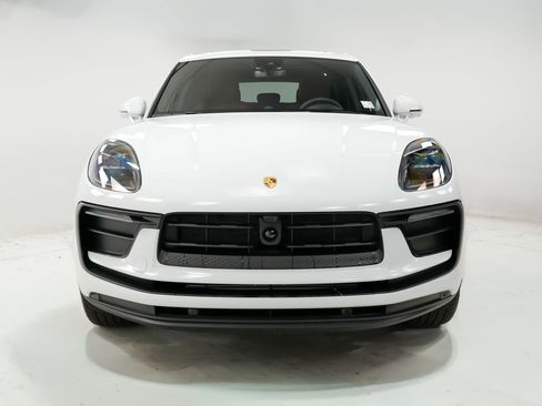 New 2026 Porsche Macan AWD/4WD image 6