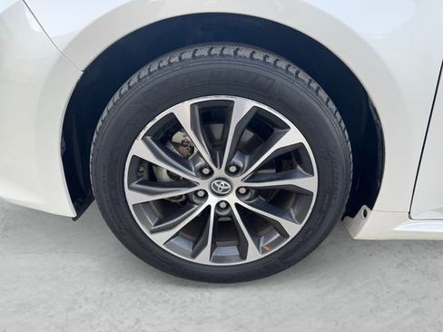 Used 2018 Toyota Avalon XLE Premium image 23