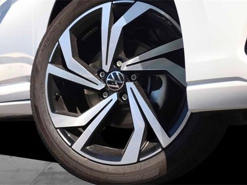 New 2025 Volkswagen Jetta SEL image 3