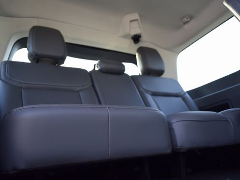 New 2025 Ford Expedition Active image 23