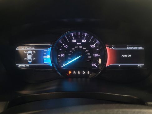 Used 2018 Ford Explorer XLT w/ Equipment Group 202A image 23