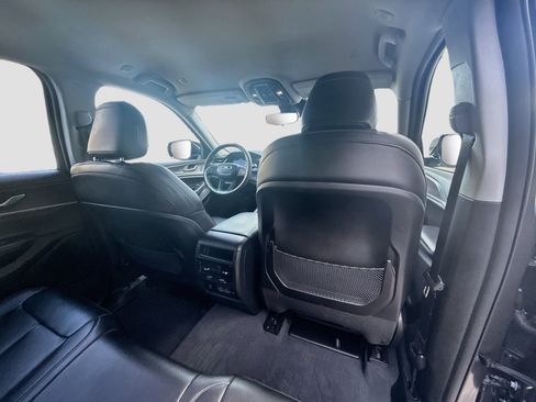 Used 2023 Jeep Grand Cherokee Limited RWD image 29