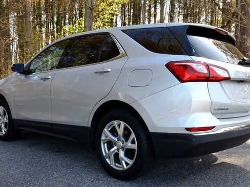 Used 2019 Chevrolet Equinox LT image 4