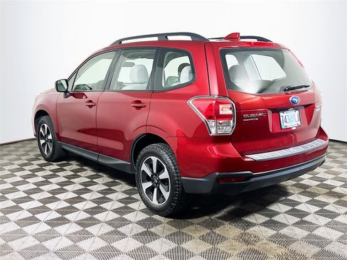 Used 2017 Subaru Forester 2.5i w/ Alloy Wheel Package image 6