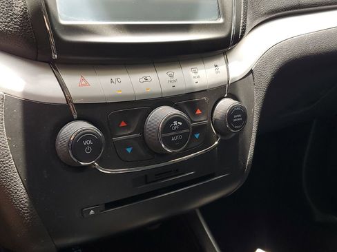 Used 2019 Dodge Journey GT FWD image 29