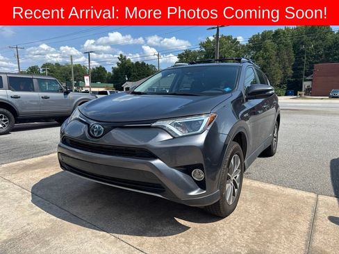 Certified 2017 Toyota RAV4 XLE AWD/4WD image 1