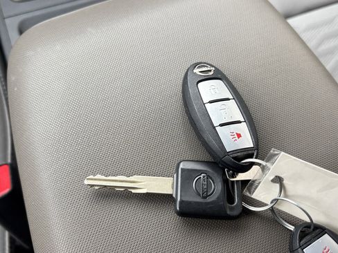 Used 2024 Nissan Frontier SV image 26