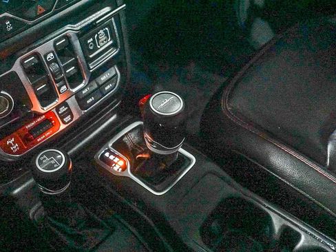 Used 2020 Jeep Gladiator Rubicon AWD/4WD image 22