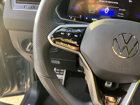 Certified 2024 Volkswagen Tiguan SE R-Line w/ MDO Package, Three-Row image 17