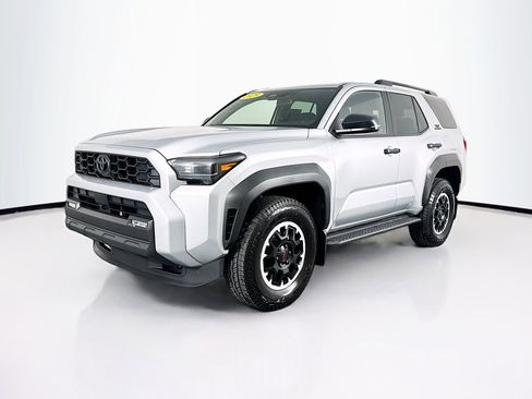 Used 2025 Toyota 4Runner TRD Off-Road image 3
