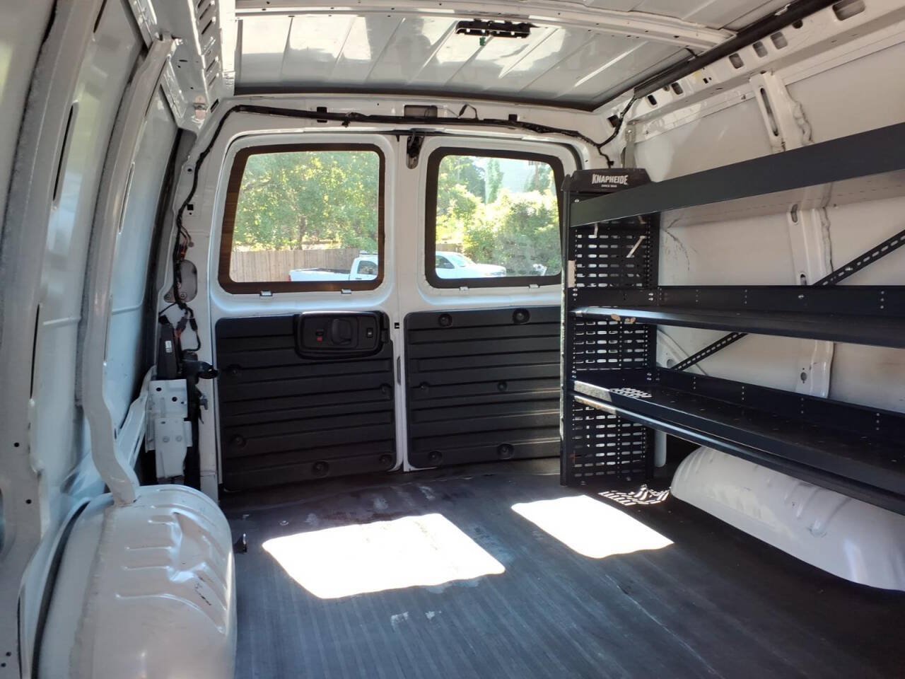 Used 2022 Chevrolet Express 2500 Extended w/ Driver Convenience Package RWD image 18
