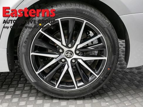 Used 2021 Toyota Camry SE w/ Carpet Mat Package (TMS) FWD image 8