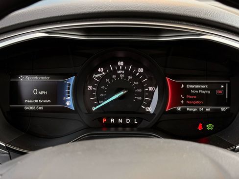 Used 2019 Ford Fusion SE FWD image 26