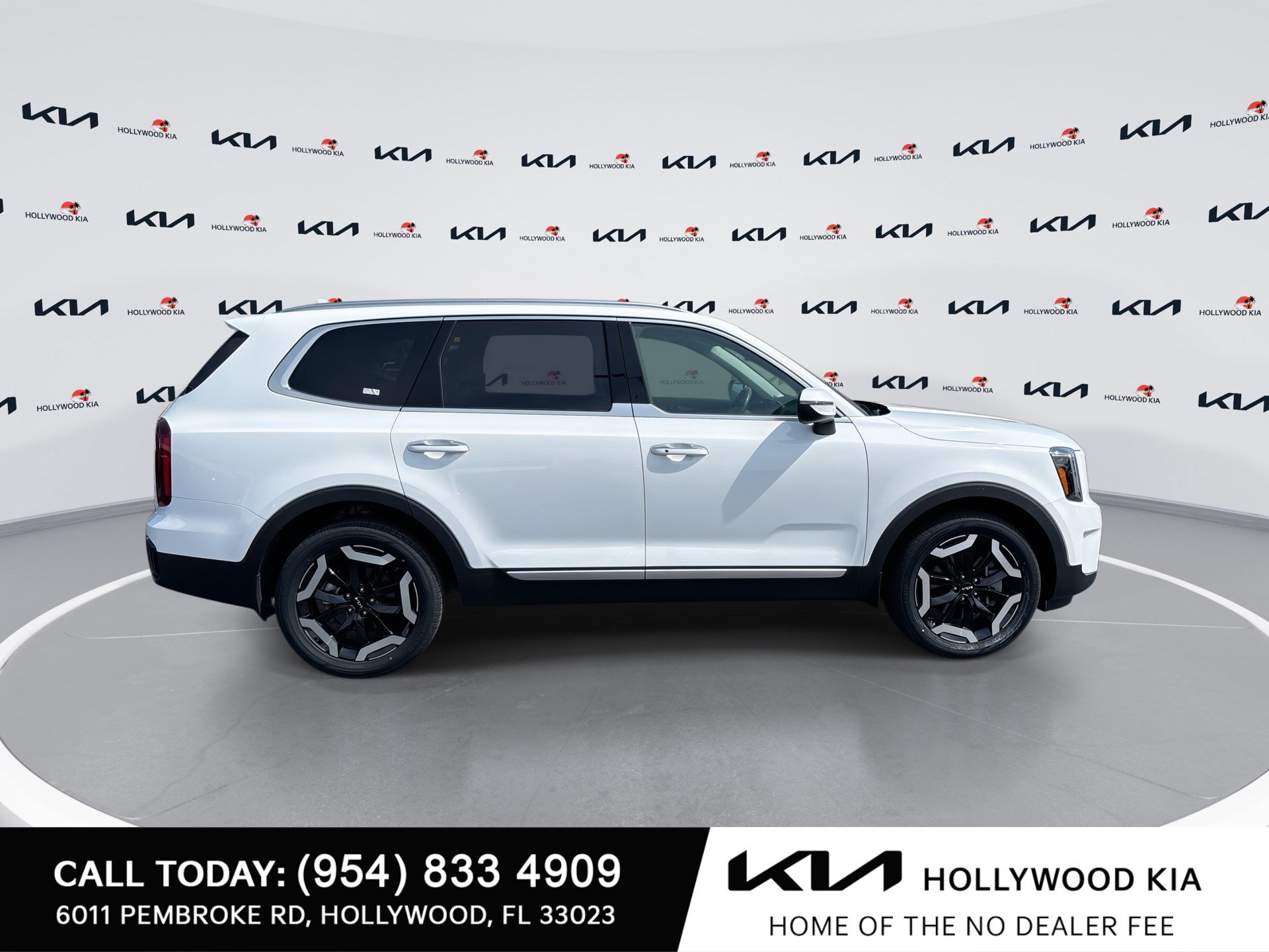 Certified 2024 Kia Telluride S FWD image 9