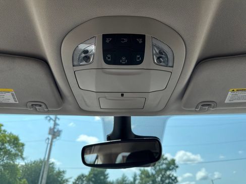 Used 2024 Chrysler Pacifica Touring-L FWD image 23