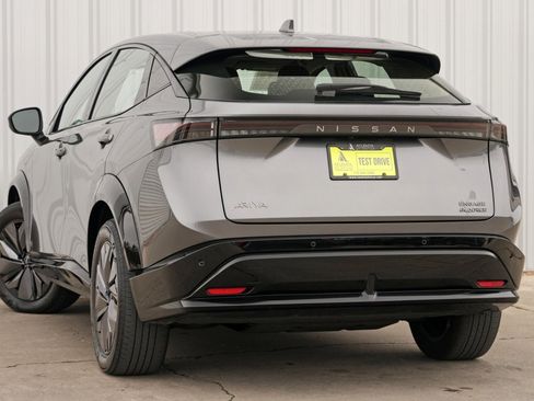 Used 2023 Nissan Ariya Engage image 5