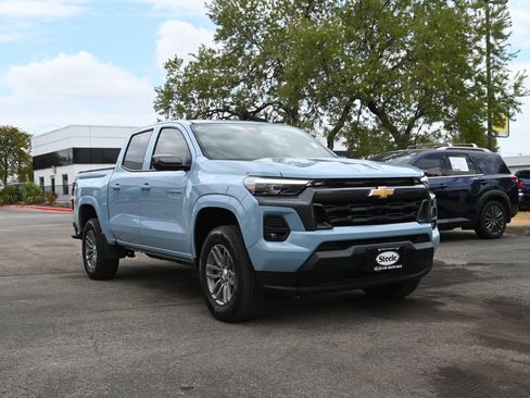 Used 2025 Chevrolet Colorado LT w/ LT Convenience Package RWD image 3