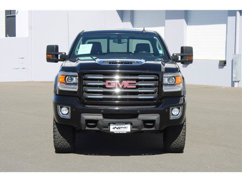 Used 2019 GMC Sierra 3500 SLT w/ All-Terrain HD Package AWD/4WD image 5