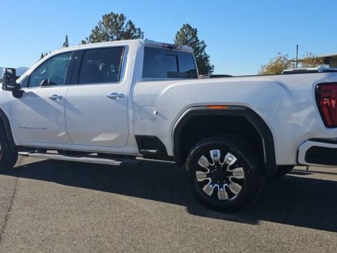 Used 2025 GMC Sierra 2500 Denali AWD/4WD image 7