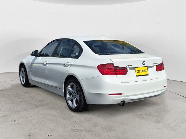 Used 2014 BMW 320i xDrive Sedan AWD/4WD image 7