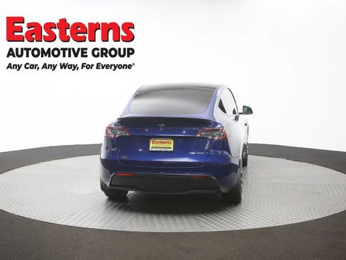 Used 2021 Tesla Model Y Long Range AWD/4WD image 32