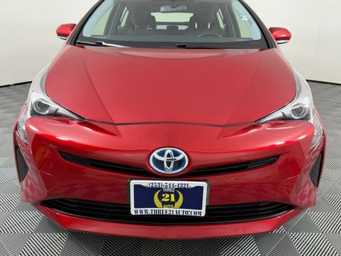 Used 2016 Toyota Prius Two FWD image 3