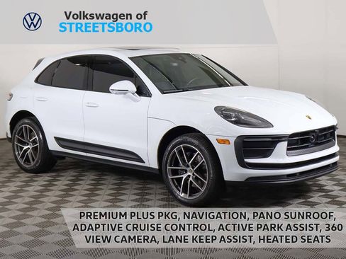Used 2025 Porsche Macan image 1