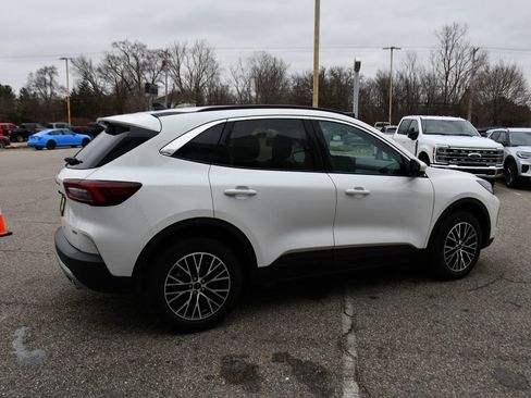 New 2024 Ford Escape SE FWD image 7