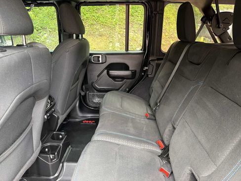 Used 2021 Jeep Wrangler Unlimited Sport AWD/4WD image 23