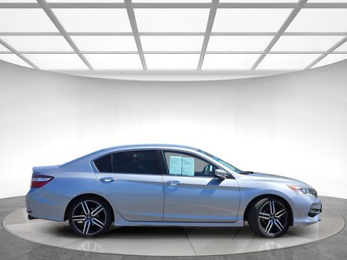 Certified 2017 Honda Accord Sport Special Edition image 2