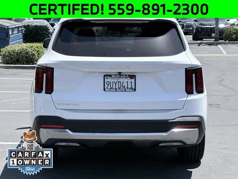 Certified 2025 Kia Sorento EX w/ Panoramic Sunroof Package FWD image 6
