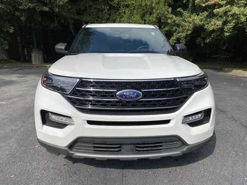 Used 2020 Ford Explorer XLT w/ Equipment Group 202A AWD/4WD image 3