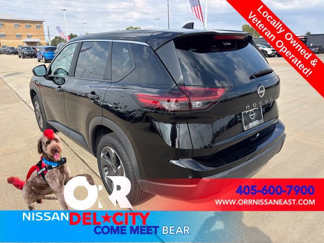 Used 2025 Nissan Rogue SV FWD image 3