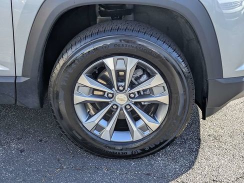 Used 2025 Chevrolet Equinox LT FWD image 10