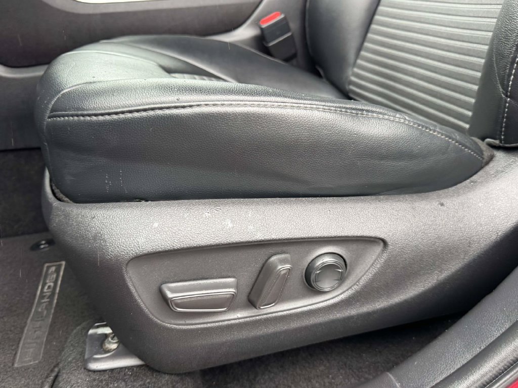 Used 2022 Toyota Highlander XSE FWD image 19