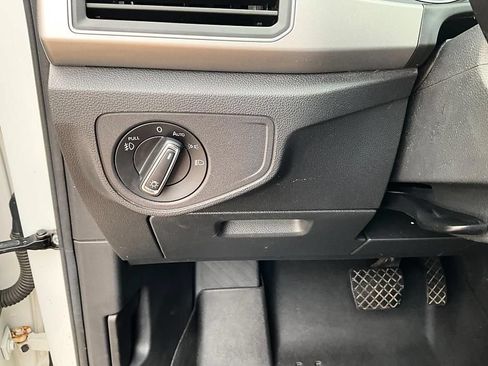 Used 2019 Volkswagen Atlas SE FWD image 17
