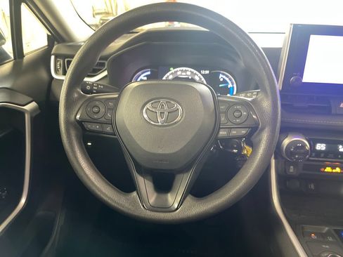 Certified 2024 Toyota RAV4 LE AWD/4WD image 19