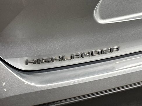 Used 2021 Toyota Highlander XSE AWD/4WD image 25